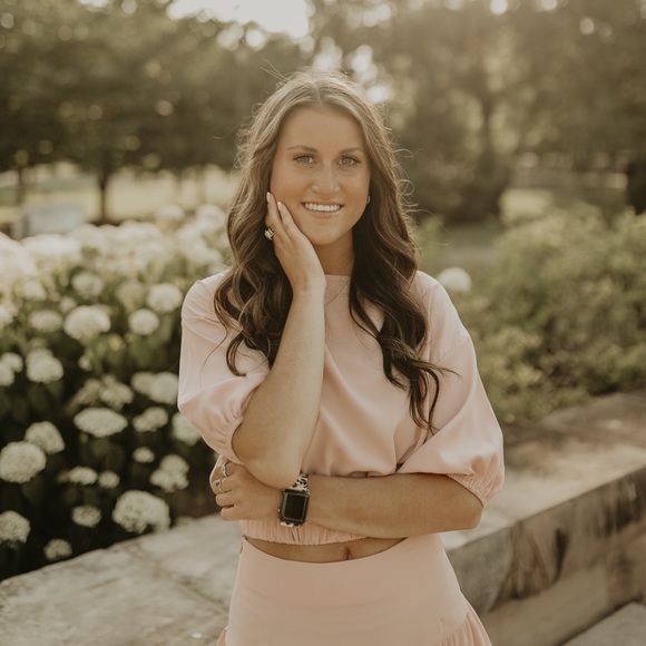 Meet your Posher, Addison - Picture 1 of 1